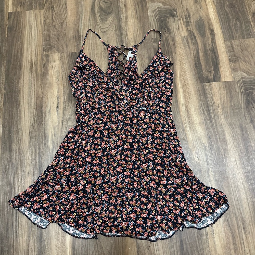 LIKE NEW! AE Floral Wrap Mini Dress sz M